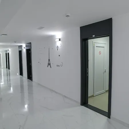 Oaza Hotel *