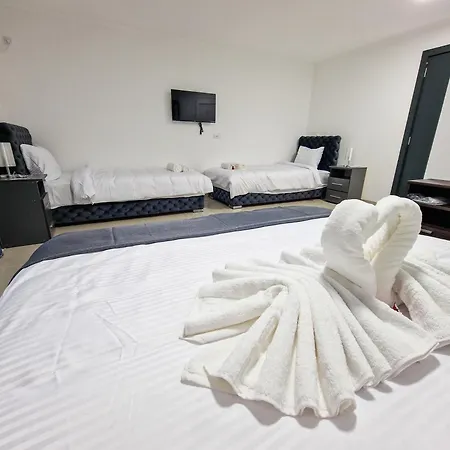 Oaza Hotel *
