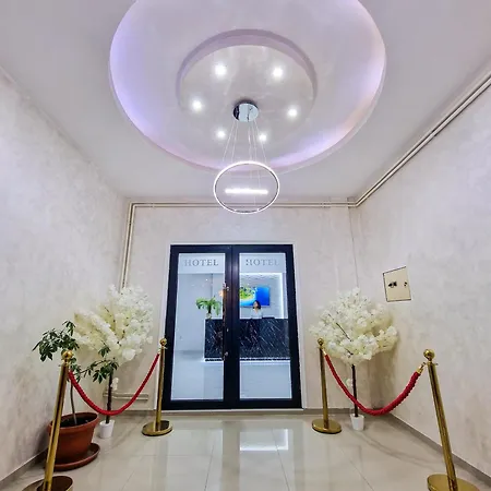 Hotel Oaza *