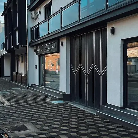 Hotel Oaza *