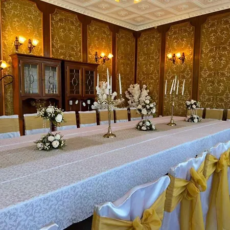 Hotel Oaza *